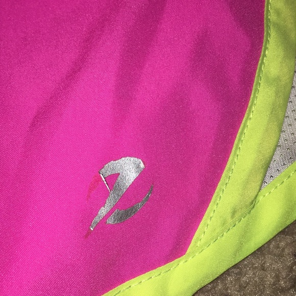 Pink shorts - Picture 2 of 2